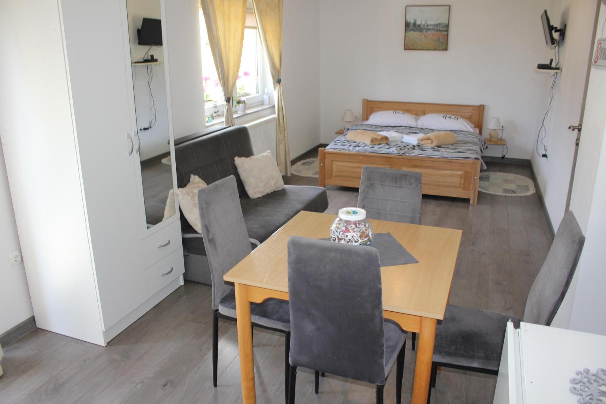 Studio Apartments Adian Korenica Bilik gambar